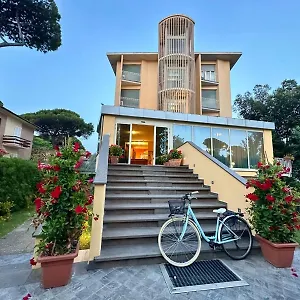 https://hotel-florida-tirrenia.it-tuscanyhotel.com
